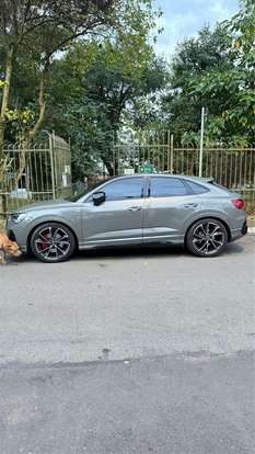 AUDI-Q3-2023