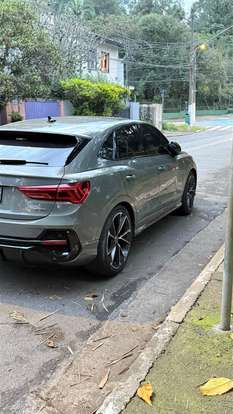 AUDI-Q3-2023