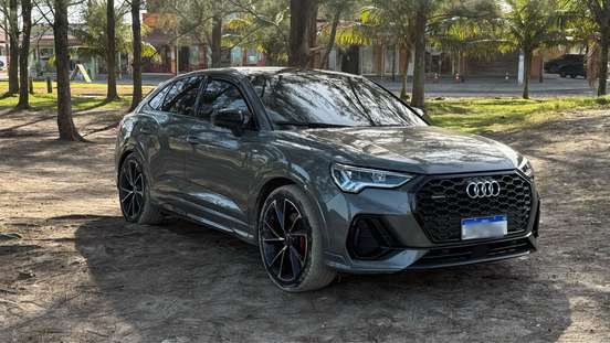 AUDI-Q3-2023