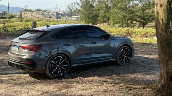 AUDI-Q3-2023