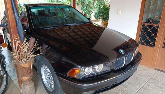 BMW-528i-2000