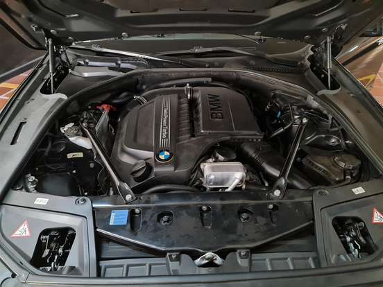 BMW-535i-3.0 SEDAN 6 CILINDROS 24V TURBO GASOLINA 4P AUTOMÁTICO BMW-535i-2010