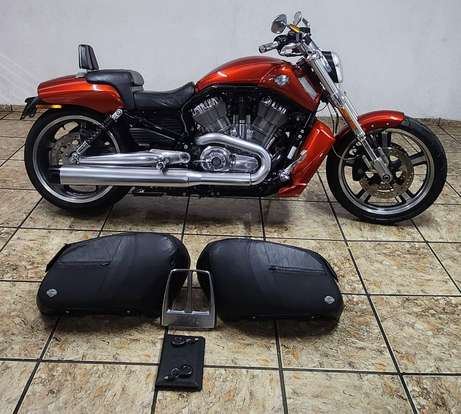 HARLEY-DAVIDSON-V-ROD MUSCLE-2013