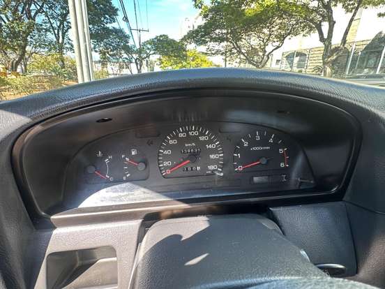 NISSAN-D 21-1993
