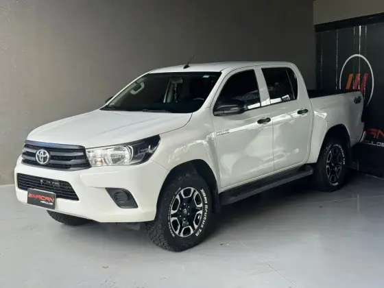 TOYOTA HILUX 2.8 NARROW 4X4 CD 16V DIESEL 4P MANUAL
