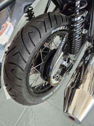 TRIUMPH-THRUXTON-2015