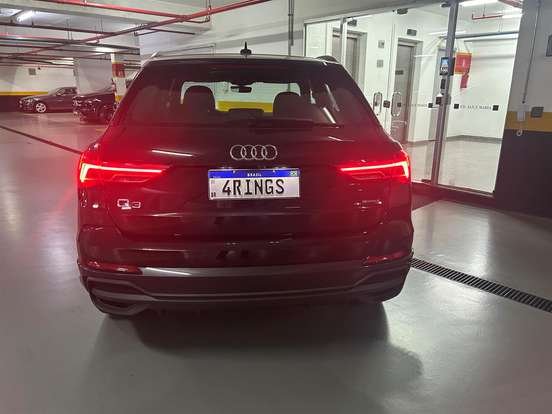 AUDI-Q3-2023