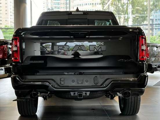 RAM-1500-3.0 HURRICANE 6 BITURBO GASOLINA LARAMIE NIGHT EDITION CD 4X4 AUTOMÁTICO RAM-1500-2024