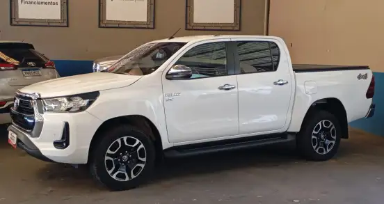 TOYOTA-HILUX-2021
