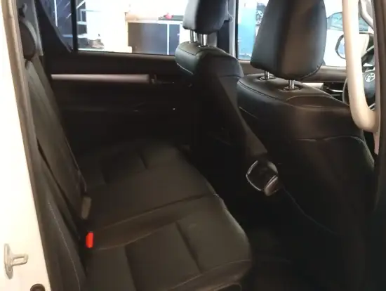 TOYOTA-HILUX-2021