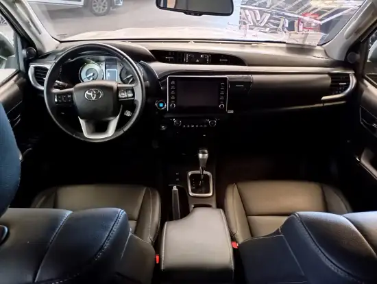 TOYOTA-HILUX-2021