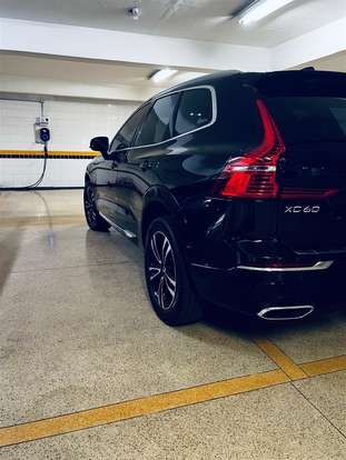 VOLVO-XC60-2021