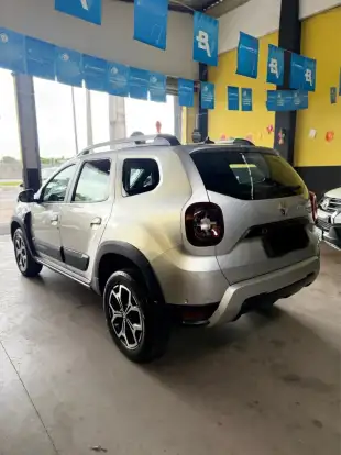 RENAULT-DUSTER-2021