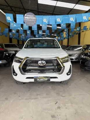 TOYOTA-HILUX-2021