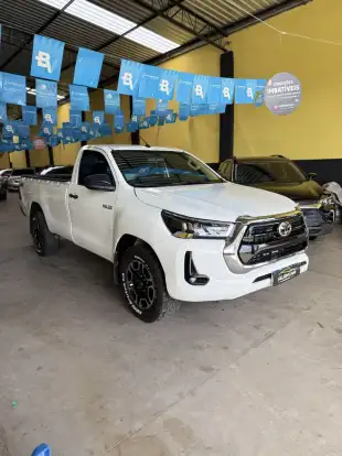 TOYOTA-HILUX-2021