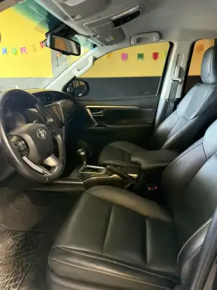 TOYOTA-HILUX SW4-2.8 D-4D TURBO DIESEL SRX 7L 4X4 AUTOMÁTICO TOYOTA-HILUX SW4-2021