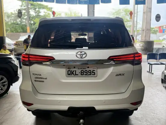 TOYOTA-HILUX SW4-2.8 SRX DIAMOND 4X4 7 LUGARES 16V TURBO INTERCOOLER DIESEL 4P AUTOMÁTICO TOYOTA-HILUX SW4-2018