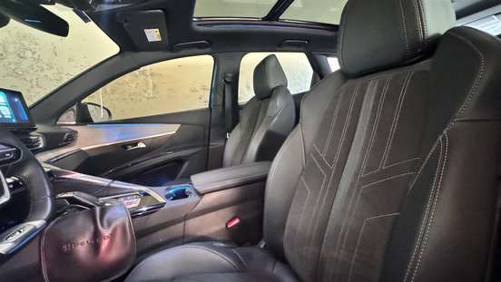 PEUGEOT-3008-2022