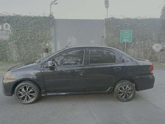 TOYOTA-ETIOS-2018