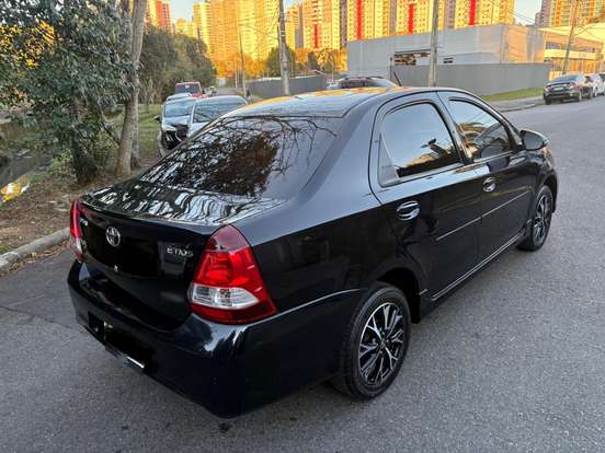 TOYOTA-ETIOS-1.5 PLATINUM SEDAN 16V FLEX 4P AUTOMÁTICO TOYOTA-ETIOS-2018