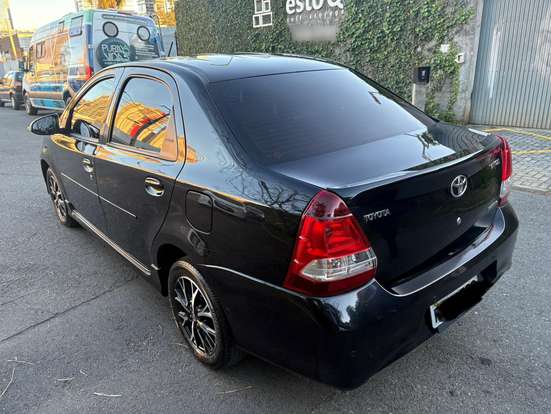TOYOTA-ETIOS-1.5 PLATINUM SEDAN 16V FLEX 4P AUTOMÁTICO TOYOTA-ETIOS-2018