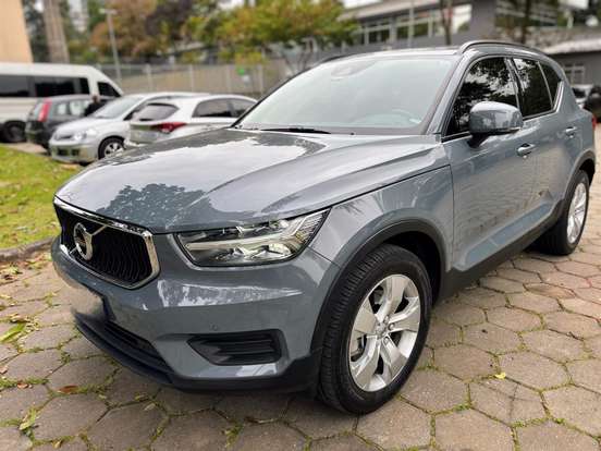 VOLVO-XC40-2019
