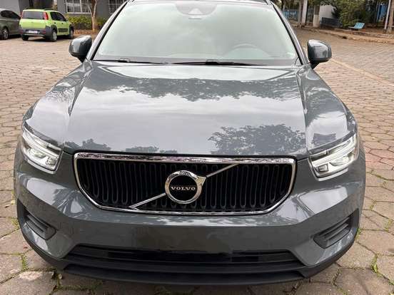 VOLVO-XC40-2.0 T4 GASOLINA GEARTRONIC VOLVO-XC40-2019