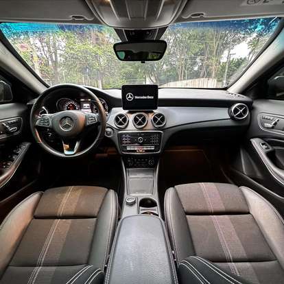 MERCEDES-BENZ-GLA 200-2019