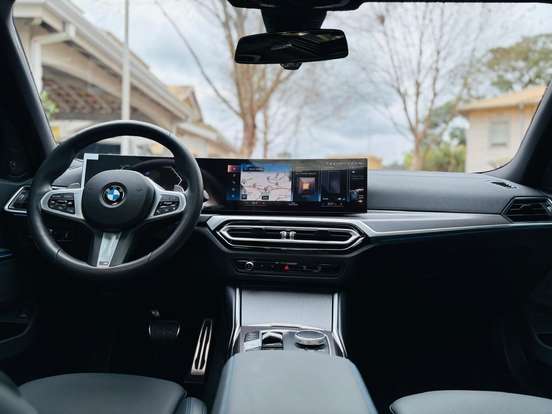 BMW-320i-2024