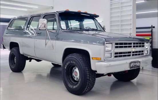 CHEVROLET-SUBURBAN-1988