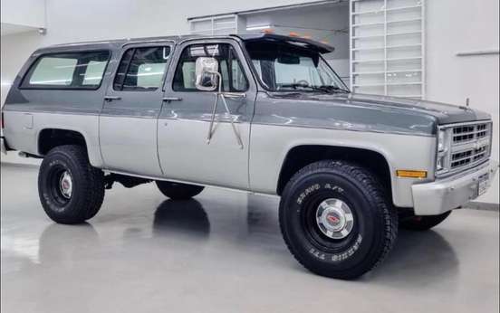CHEVROLET-SUBURBAN-1988