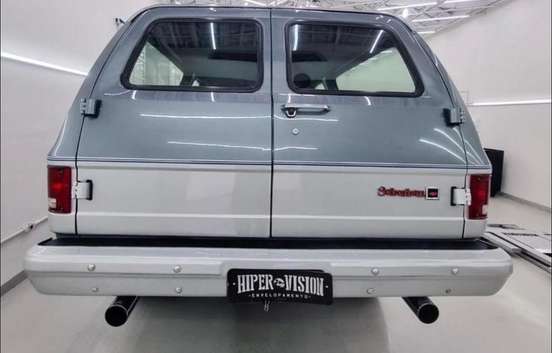 CHEVROLET-SUBURBAN-1988