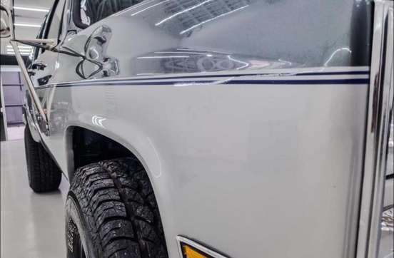CHEVROLET-SUBURBAN-1988