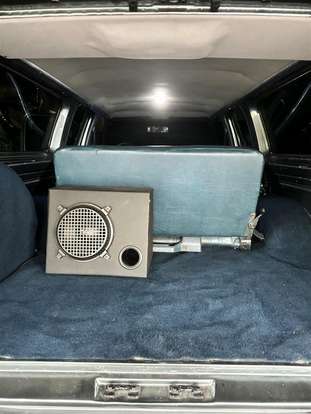 CHEVROLET-SUBURBAN-1988