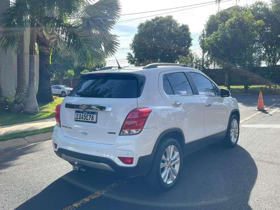 CHEVROLET-TRACKER-2018