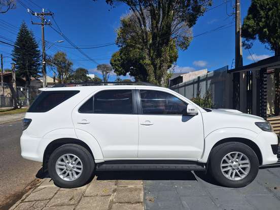 TOYOTA-HILUX SW4-3.0 SRV 4X4 16V TURBO INTERCOOLER DIESEL 4P AUTOMÁTICO TOYOTA-HILUX SW4-2012