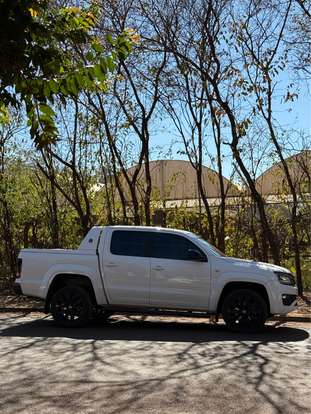 VOLKSWAGEN-AMAROK-2023