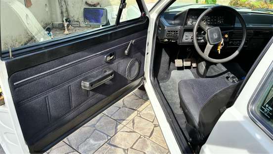 VOLKSWAGEN-GOL-1983