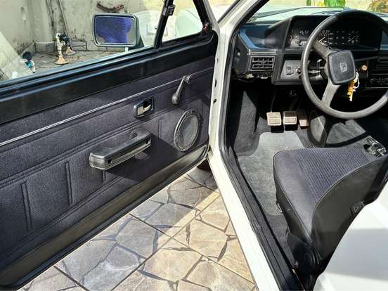 VOLKSWAGEN-GOL-1.6 LS 8V GASOLINA 2P MANUAL VOLKSWAGEN-GOL-1983