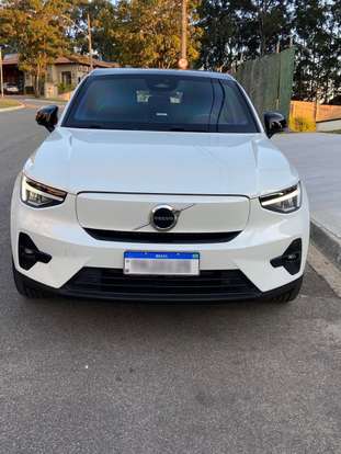 VOLVO-C40-2023