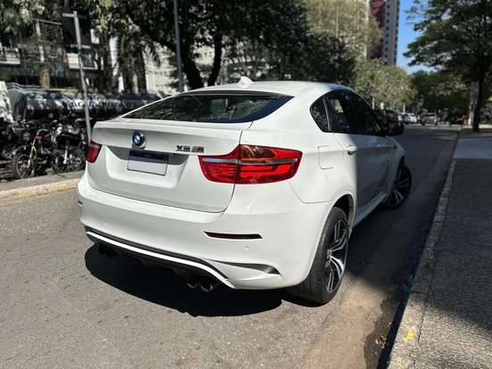 BMW-X6-4.4 M 4X4 COUPÉ V8 32V BI-TURBO GASOLINA 4P AUTOMÁTICO BMW-X6-2011