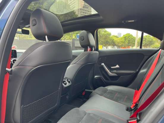 MERCEDES-BENZ-A 35 AMG-2020