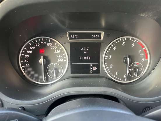 MERCEDES-BENZ-B 200-2013