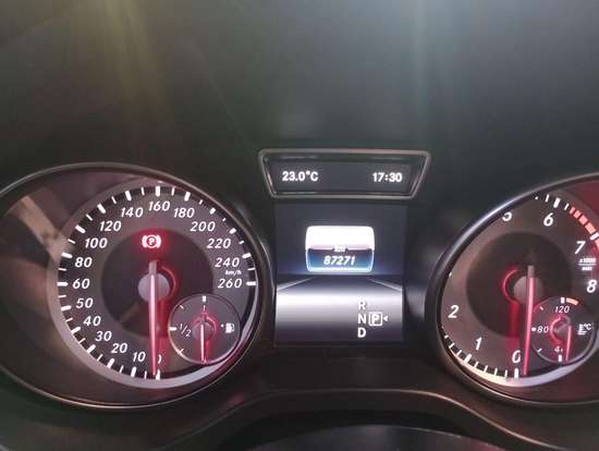 MERCEDES-BENZ-GLA 200-2017