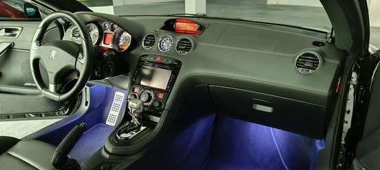 PEUGEOT-RCZ-2012