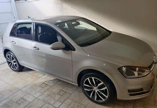 VOLKSWAGEN-GOLF-2016