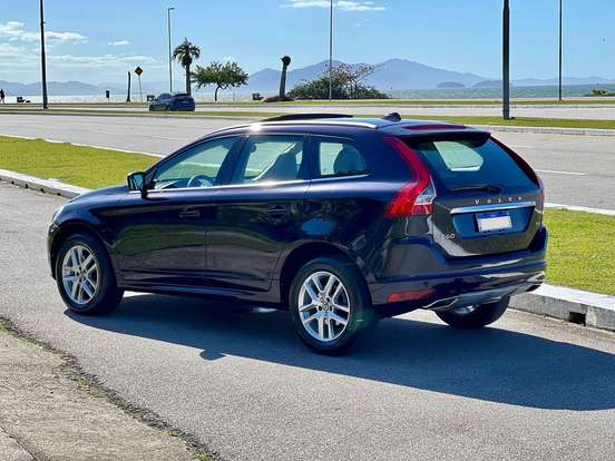 VOLVO-XC60-2016