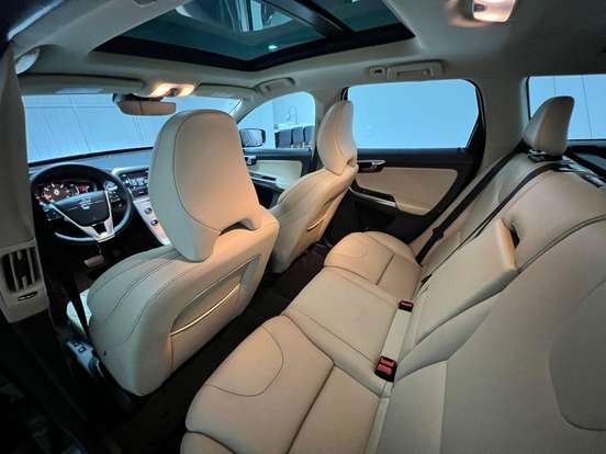 VOLVO-XC60-2016