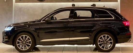 AUDI-Q7-2016