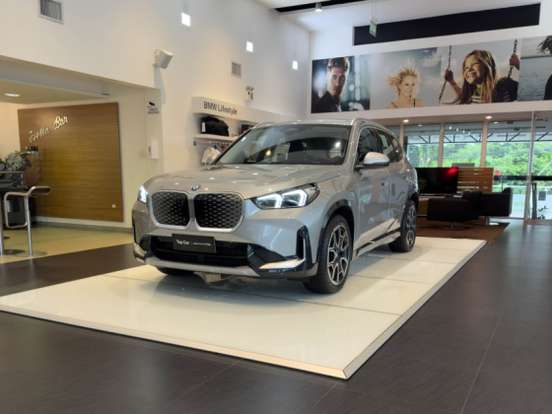 BMW-iX1-2024